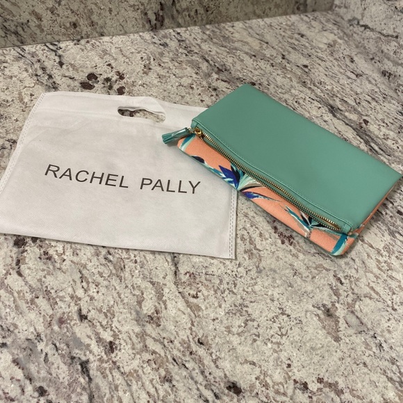β¨π NEW ADORABLE RACHEL PALLY CLUTCH - Picture 2 of 6